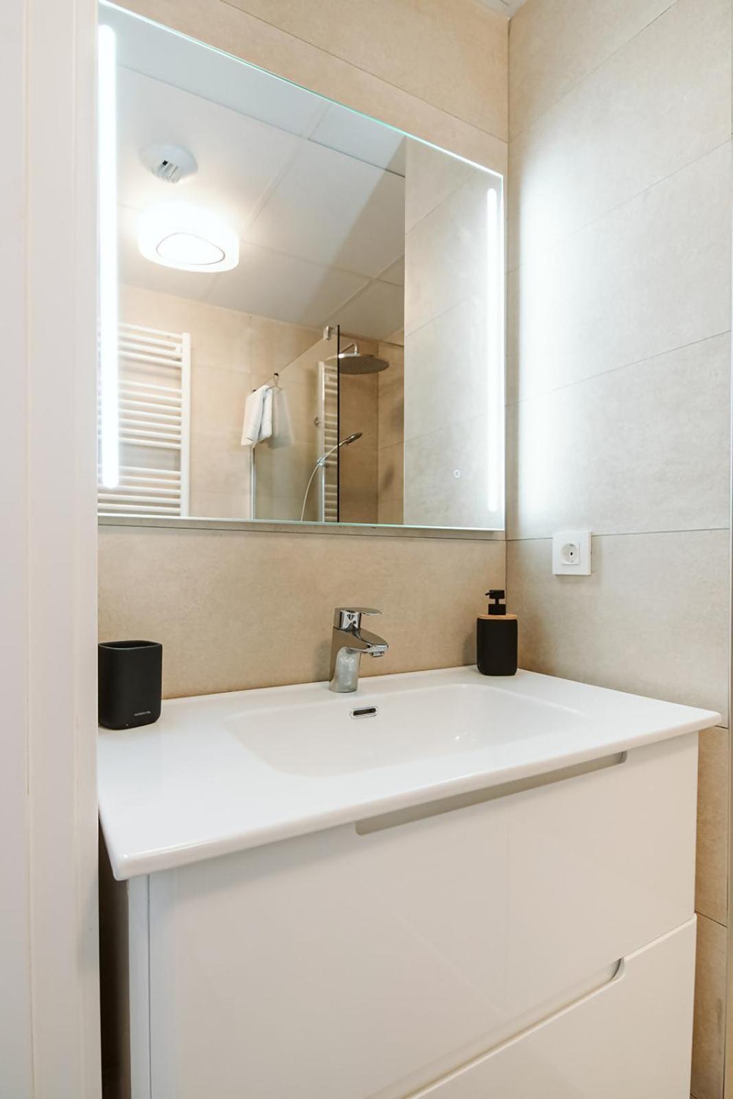 Casa Rosana Apartamento De Diseno Con Terraza Sallent De Gallego Ngoại thất bức ảnh