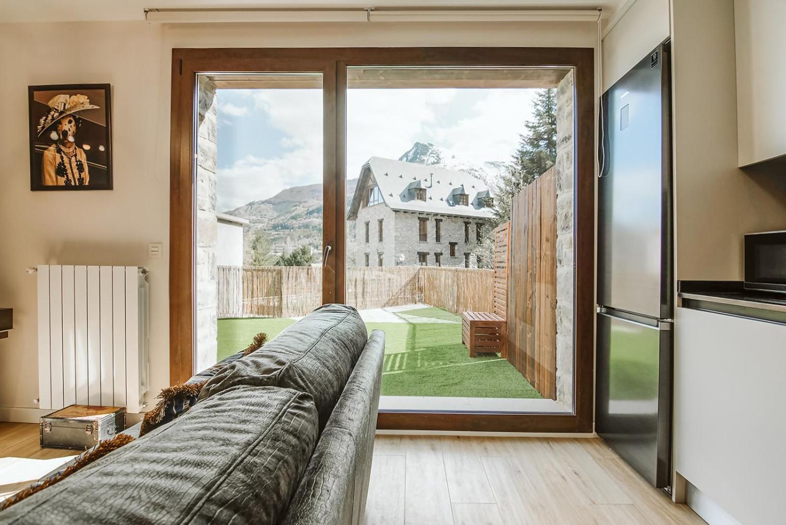 Casa Rosana Apartamento De Diseno Con Terraza Sallent De Gallego Ngoại thất bức ảnh
