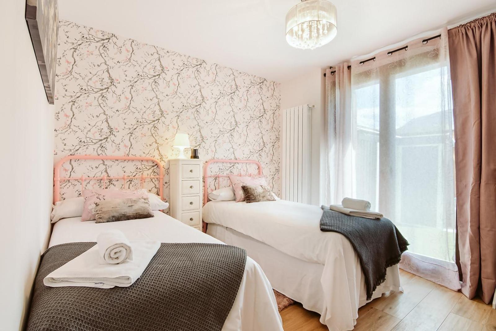 Casa Rosana Apartamento De Diseno Con Terraza Sallent De Gallego Ngoại thất bức ảnh